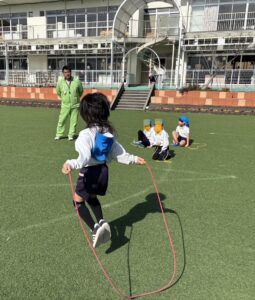 年長組　縄跳び記録会✊